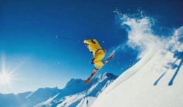 爆料滑雪渣男是谁啊视频,滑雪渣男身份曝光，视频爆料引发热议