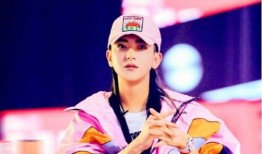 员工爆料黄子韬视频大全,揭秘明星幕后生活片段